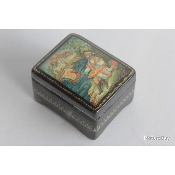 Bo�te laqu�e Russe Papilova Olga Kholui