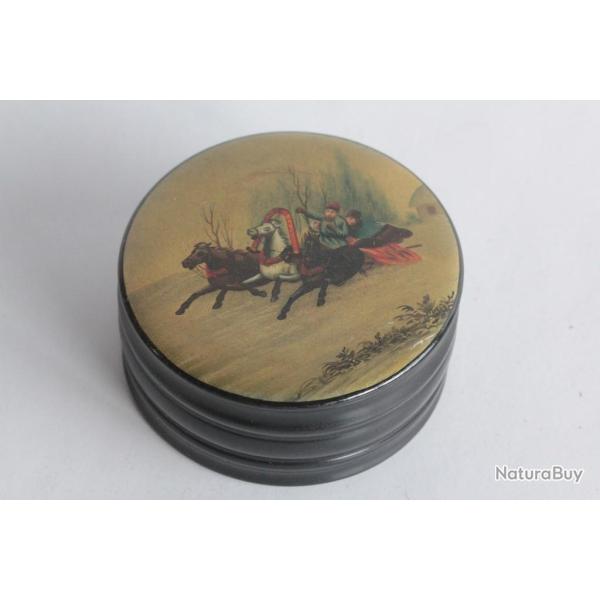 Boite � tabac ou � th� Russe laqu�e Vyshnyakov