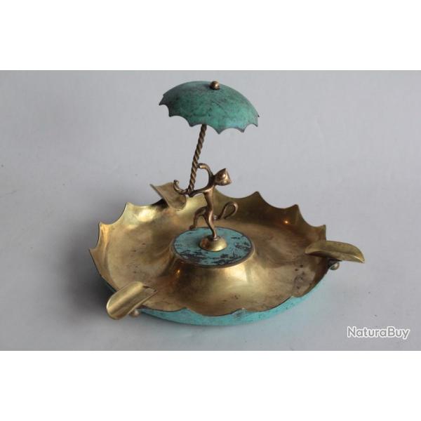 Cendrier laiton Chat au parapluie Art d�co
