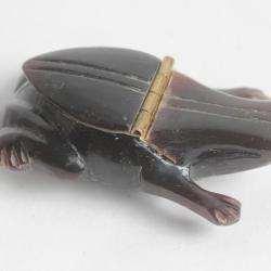 Ancienne boite à priser corne Grenouille