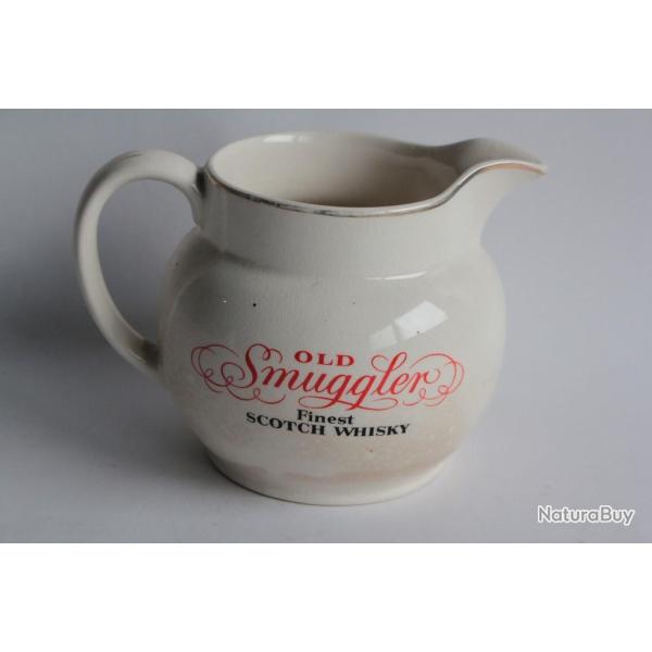 Pichet publicitaire c�ramique Old Smuggler finest Scotch Whisky