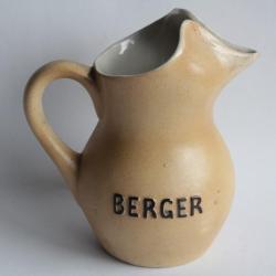 Pichet publicitaire céramique Berger terre d'acier estampillé