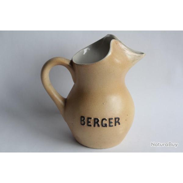 Pichet publicitaire c�ramique Berger terre d'acier estampill�