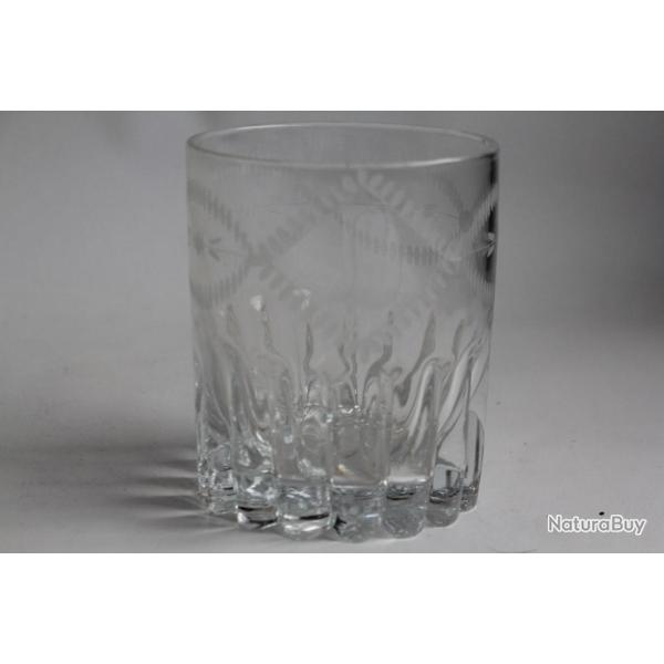 Gobelet cristal grav� L XIXe si�cle