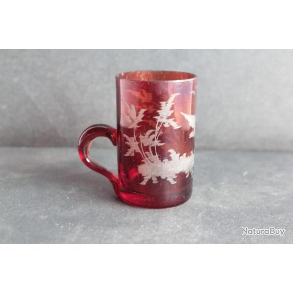 Ancien verre � liqueur cristal Boh�me grav� �maill�