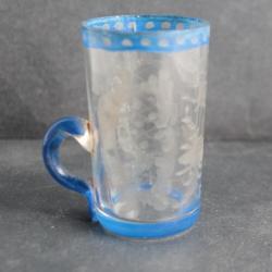 Ancien verre à liqueur cristal Bohême gravé émaillé