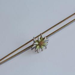 Épingle à chapeau émaillée Edelweiss Art nouveau