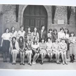 Photo d'école de filles a Genève 1965 dédicacée