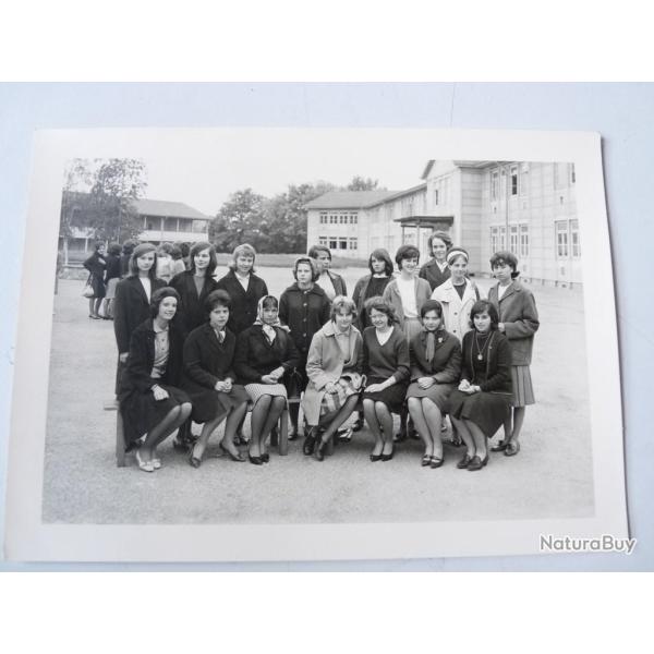 Photo d'�cole de filles a Gen�ve 1963 d�dicac�e Boissonnas