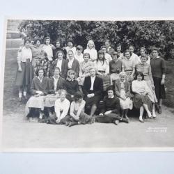 Photo d'école de filles a Genève 1957 dédicacée Boissonnas