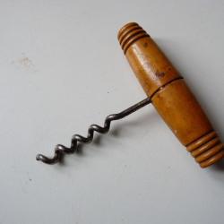 Tire-bouchon ancien vin vignes