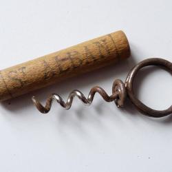 Tire-bouchon   St Alban  vin vignes