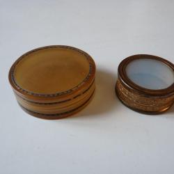 Boite a dragées et boite en écaille