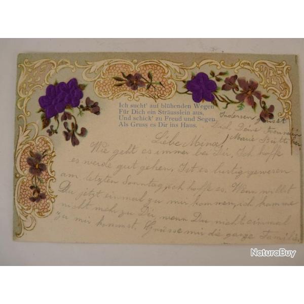CPA fantaisie gaufr�e et soie fleurs trois violettes
