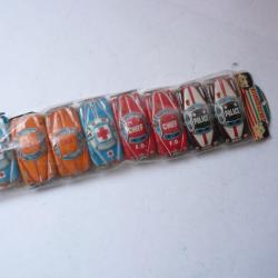 Huit mini voitures jouet métal