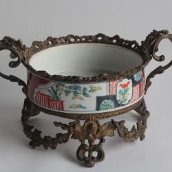 Coupe porcelaine Imari monture bronze Japon XIXe si&egrave;cle