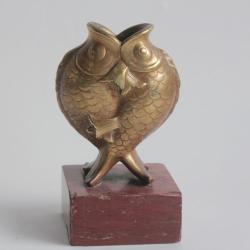 Petit vase Poissons bronze Chine XIXe si&egrave;cle