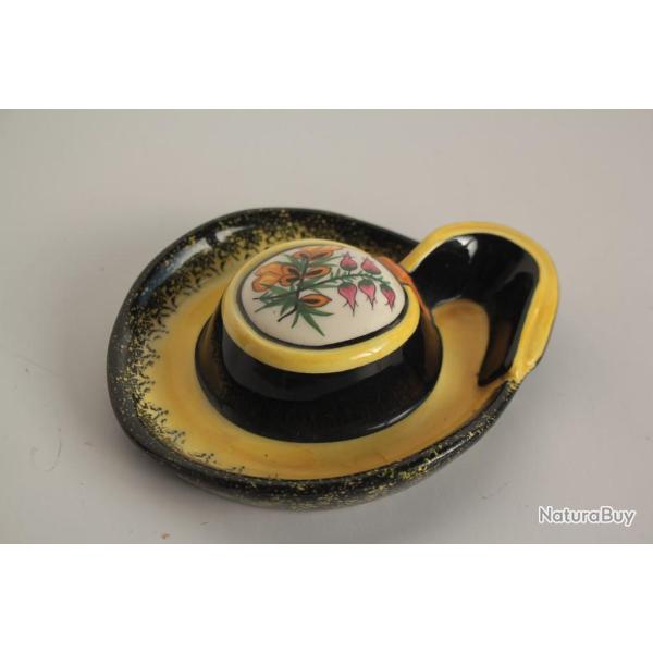 Chapeau breton fa�ence Henriot Quimper