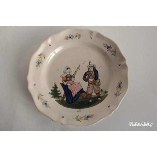 Plat fa�ence HB Quimper Fileuse et joueur de biniou