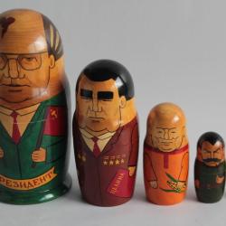 Anciennes poup&eacute;es russes Matriochkas pr&eacute;sident russes