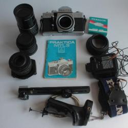 Appareil photo Pentacon Praktica MTL 3 + objectf + flash