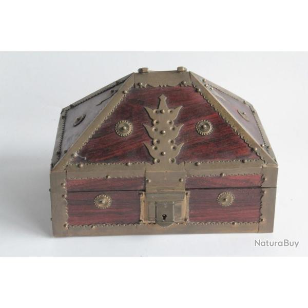 Coffret mariage bois laiton Kerala Inde XIXe si�cle