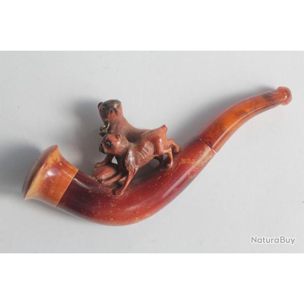 Ancien fume cigarette �cume sculpt�e Chiens Boxers