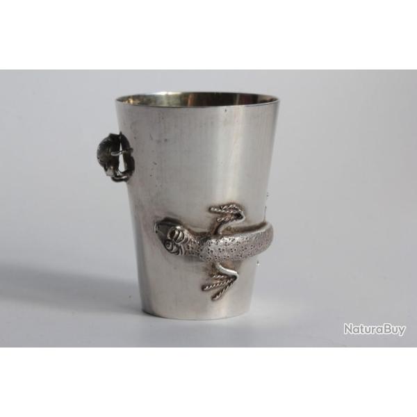 Verre � liqueur argent Salamandre et araign�e Chine XIXe si�cle