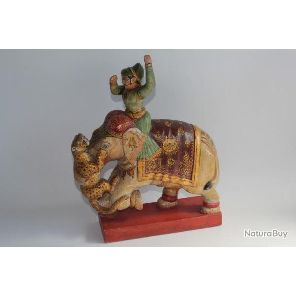 �l�phant bois sculpt� polychrome L�opard Chasse Inde XIXe si�cle