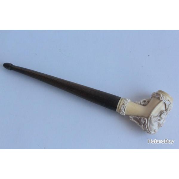 Fume cigarette �cume de mer sculpt�e XIXe si�cle