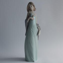 LLADRO Figurine porcelaine Femme Ingenue 5487
