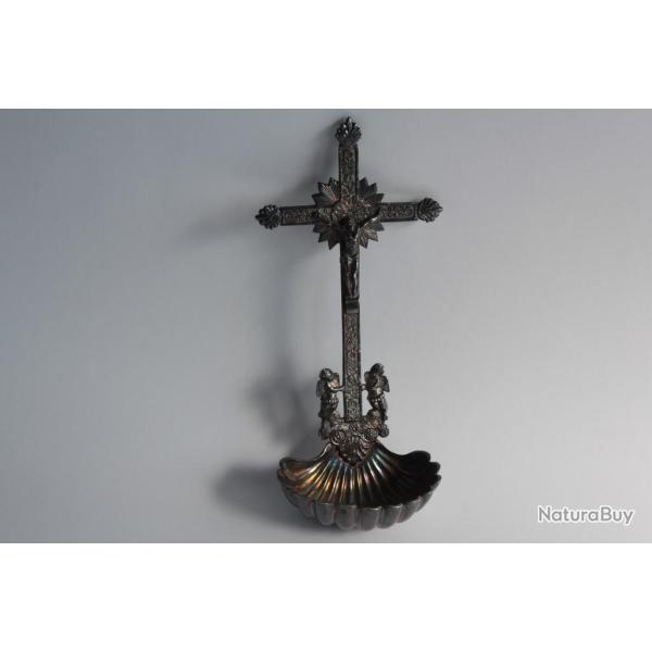 Ancien b�nitier argent massif