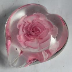 Presse-papier sulfure Coeur Fleur rose