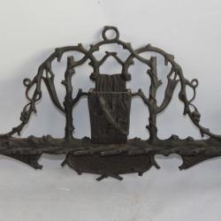 Pyrog&egrave;ne mural Porte pipe fonte Corneau a Charleville