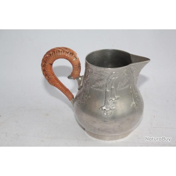 Pot � cr�me �tain Kayserzinn Art nouveau