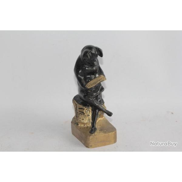 Bronze publicitaire Cochon lisant le journal Le Progr�s Mathie