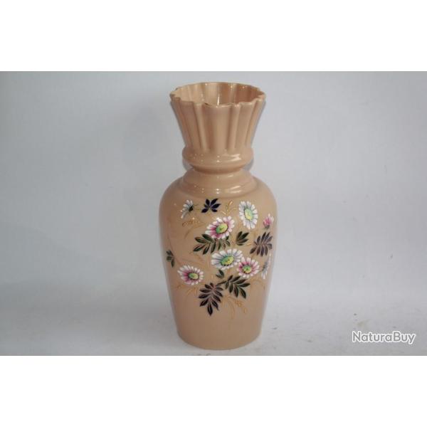 Vase opaline �maill�e Fleurs Napol�on III