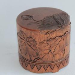 Ancienne petite ronde bois sculpté Japon signée Kobako