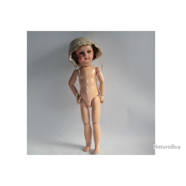 Ancienne poup�e articul�e composition Paris France