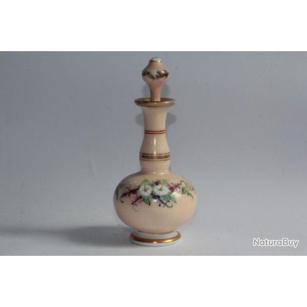 Ancien flacon opaline �maill�e Napol�on III