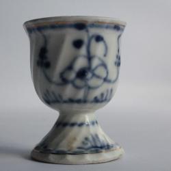 Ancien coquetier porcelaine bleue et blanche Thuringe Allemagne