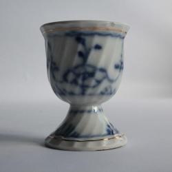Ancien coquetier porcelaine bleue et blanche Thuringe Allemagne