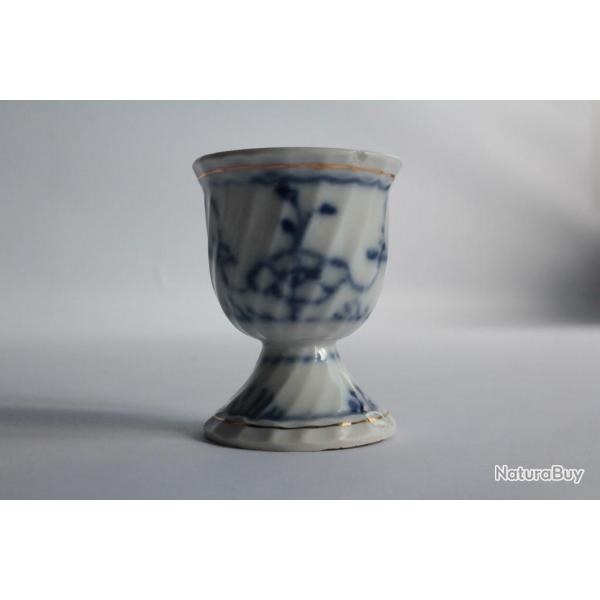 Ancien coquetier porcelaine bleue et blanche Thuringe Allemagne