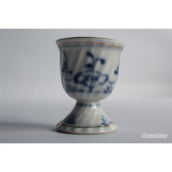 Ancien coquetier porcelaine bleue et blanche Thuringe Allemagne