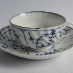 Ancienne tasse porcelaine bleue et blanche Thuringe Allemagne
