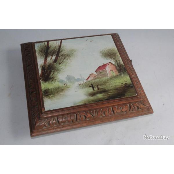 Dessous de plat carreau fa�ence peint Boite � musique