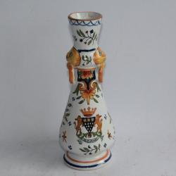 Vase Armoiries du Mont Saint Michel faïence de Desvres Henri Delcourt