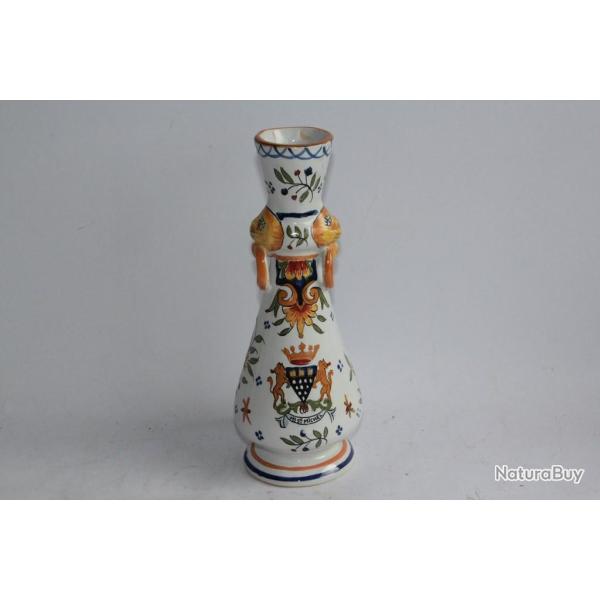 Vase Armoiries du Mont Saint Michel fa�ence de Desvres Henri Delcourt