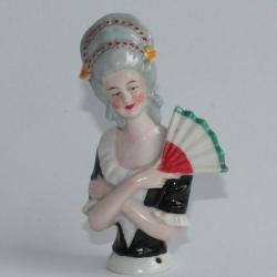 Demi figurine porcelaine Femme à l'éventail Marquise