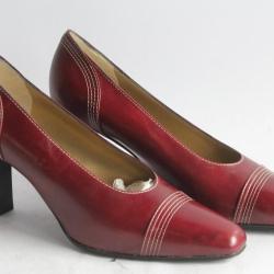 YVES SAINT LAURENT Escarpins cuir bordeaux vintage T39,5